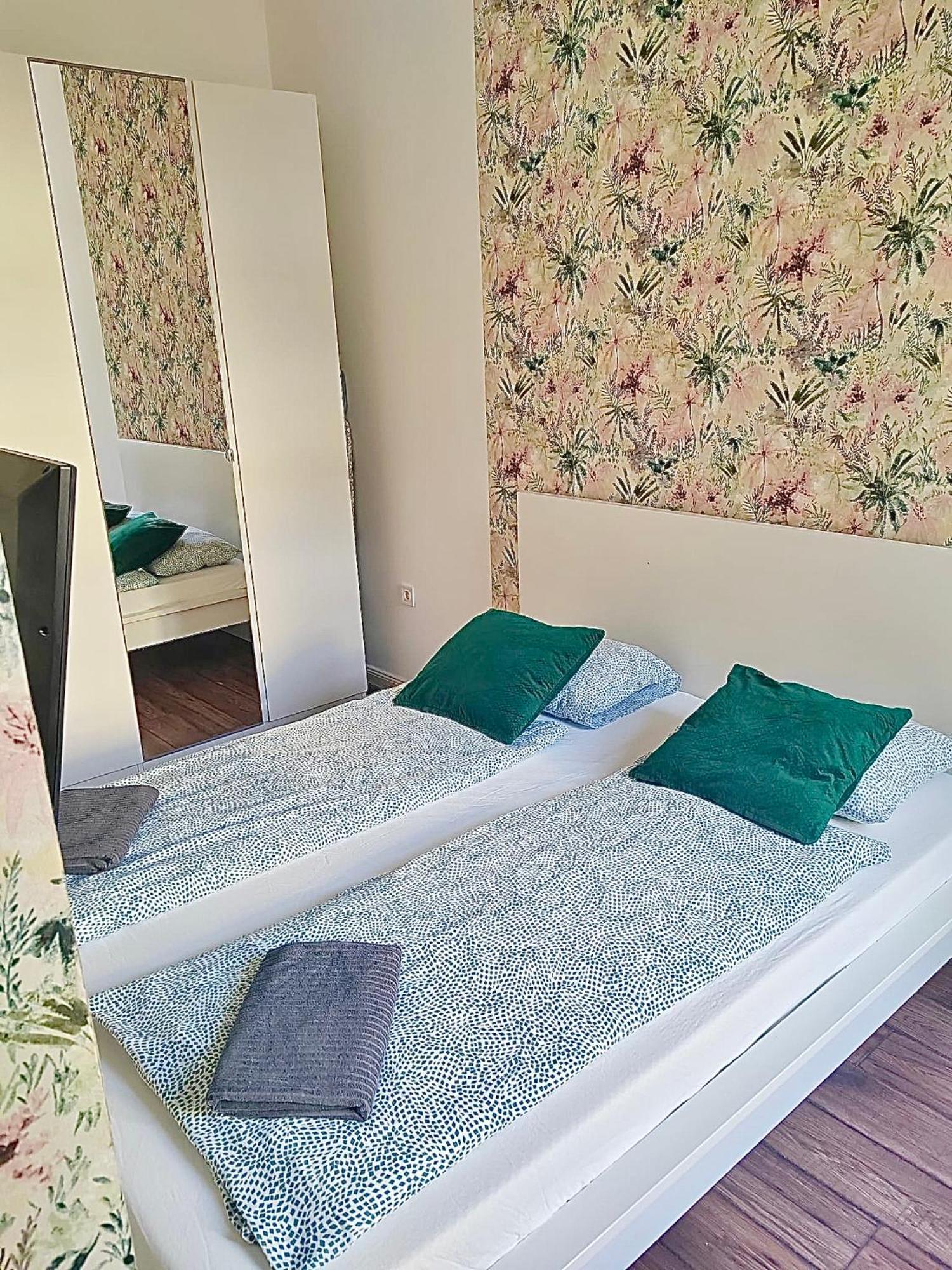 Home R574 #Freeparking بودابست المظهر الخارجي الصورة